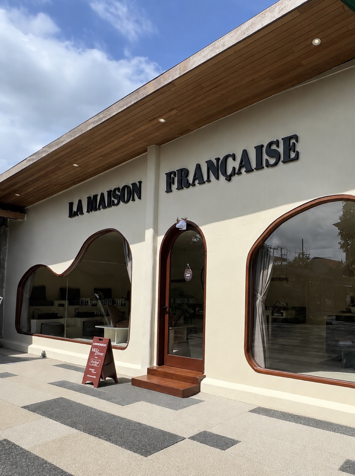 La Maison Française nail salon interior Pererenan Bali